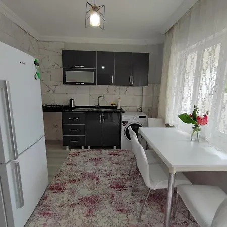 Bahce Memnuniyet Odakli דירה